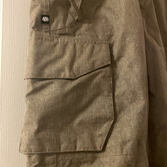 686 snowboard pants - Picture 3 of 9